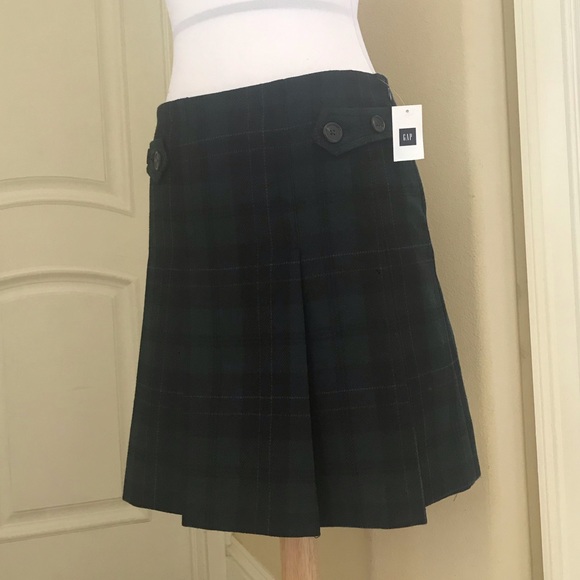 NWT Gap green/ black plaid pleated skirt - Picture 2 of 4